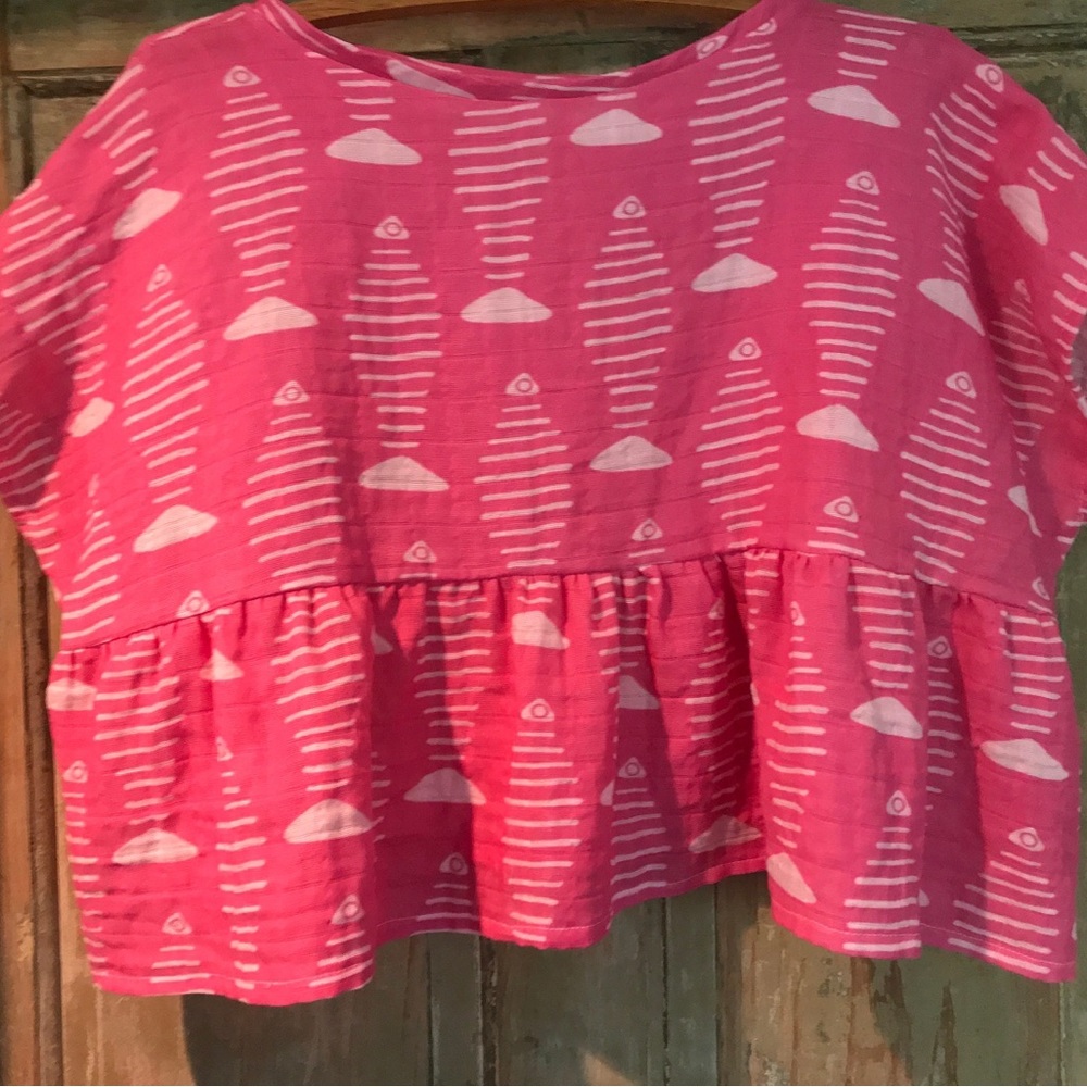 Pink Gauze Ruffled Top NWT NEW Size Medium, Summer Beachy Top with Fish Print. - Picture 2 of 7